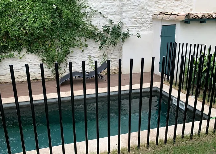 Agreable Maison De Clim/piscine/jardin Vila