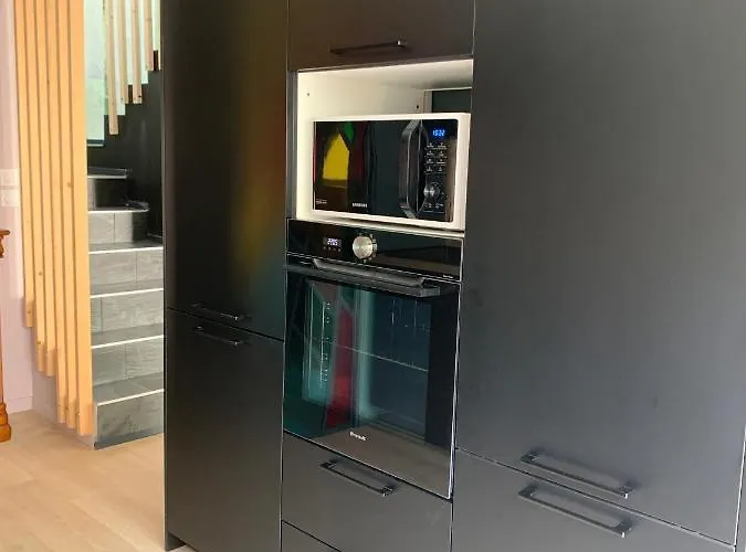 Agreable Maison De Clim/piscine/jardin Vila